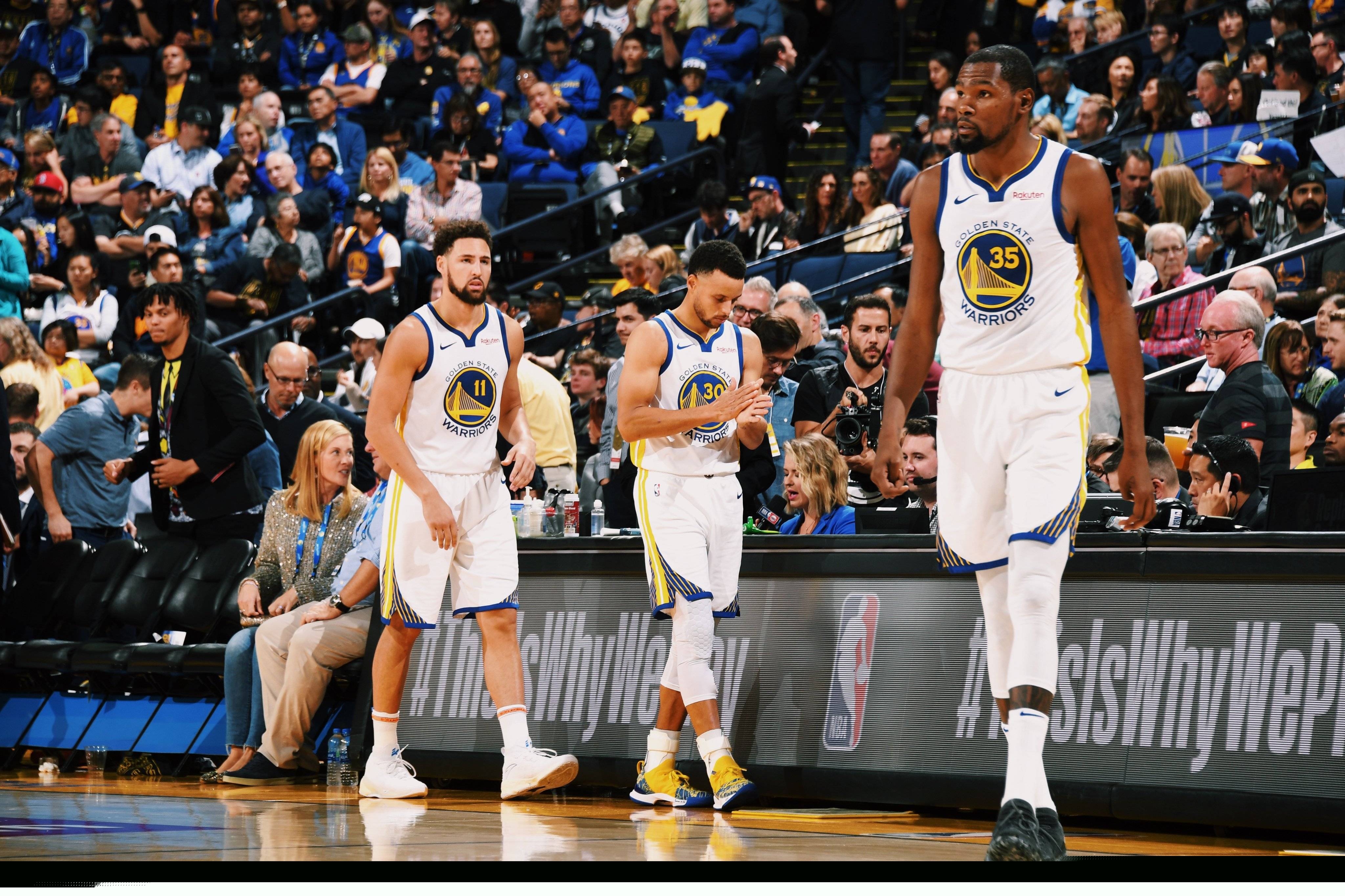 指向同一个 指向同一个