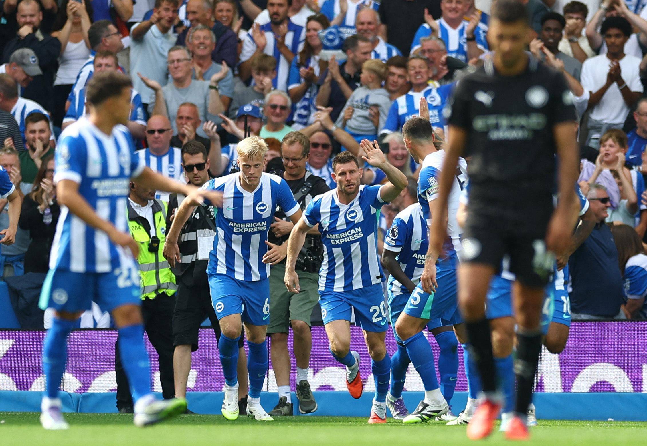 中卫冲顶得 中卫冲顶得